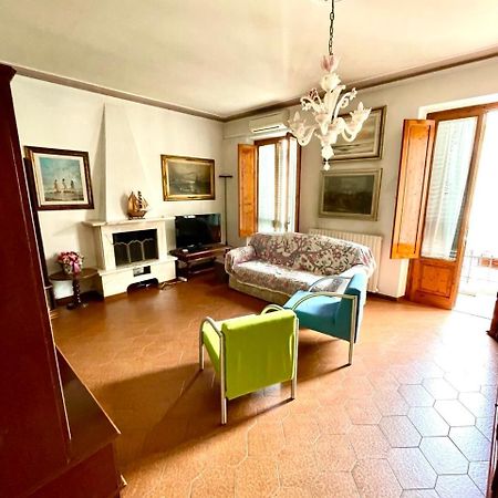 Villa Casa Ave Viareggio Exterior foto